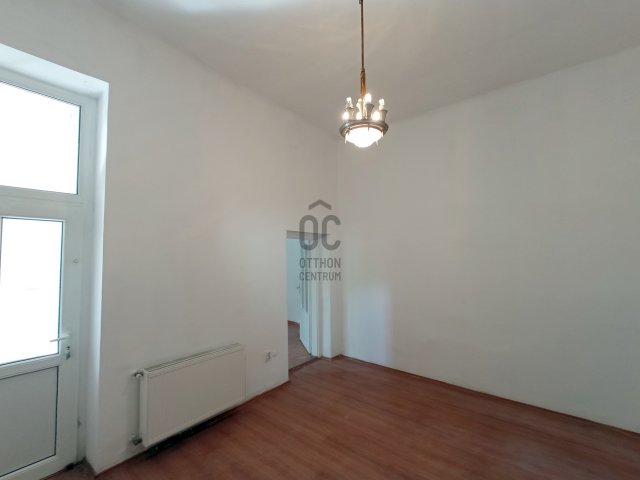 Eladó téglalakás, Nyíregyházán 30 M Ft, 1 szobás