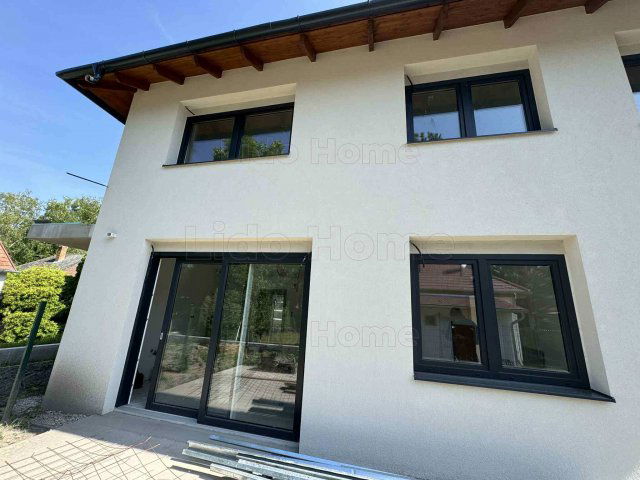 Eladó téglalakás, Siófokon 84.9 M Ft, 3 szobás