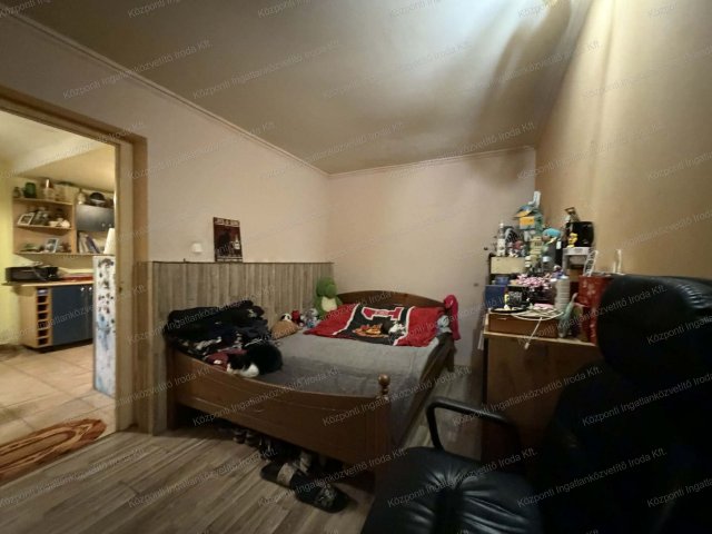 Eladó családi ház, Kecskéden 29.5 M Ft, 3 szobás