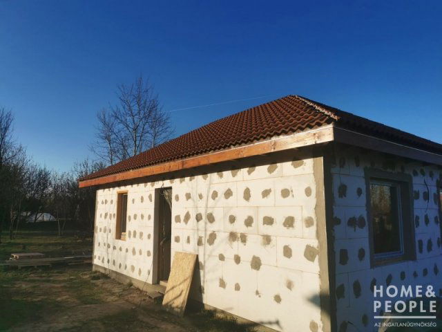 Eladó családi ház, Szatymazon 49.99 M Ft, 3 szobás