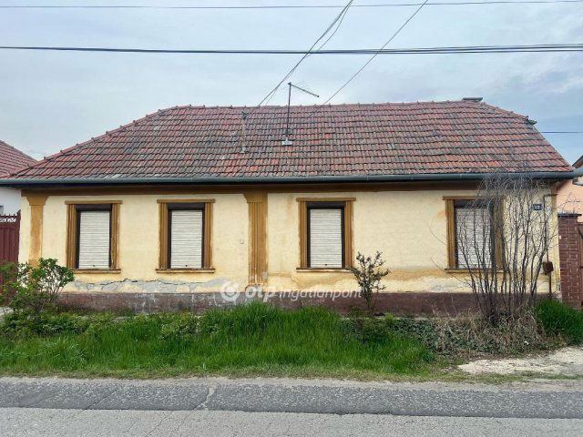 Eladó családi ház, Cegléden 19 M Ft, 3+1 szobás