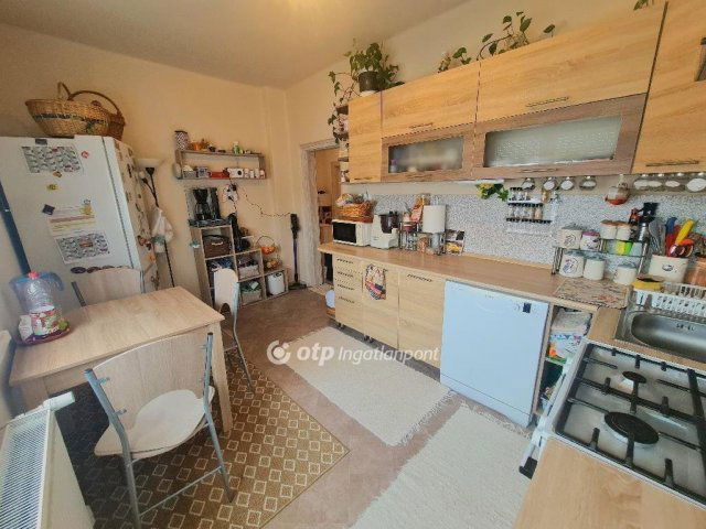 Eladó családi ház, Makláron 99 M Ft, 6 szobás