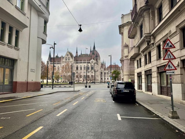 Eladó téglalakás, Budapesten, V. kerületben 89.9 M Ft, 1 szobás