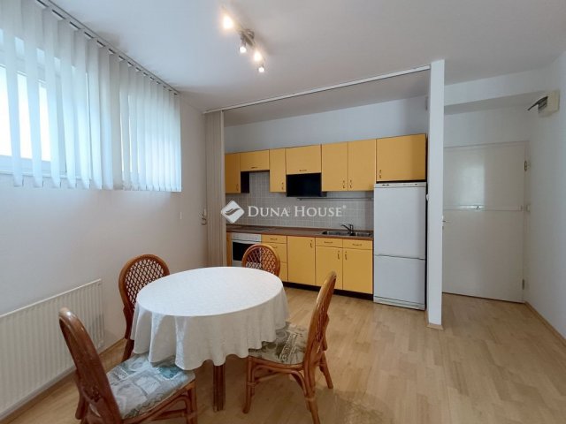 Kiadó téglalakás, albérlet, Kecskeméten 200 E Ft / hó