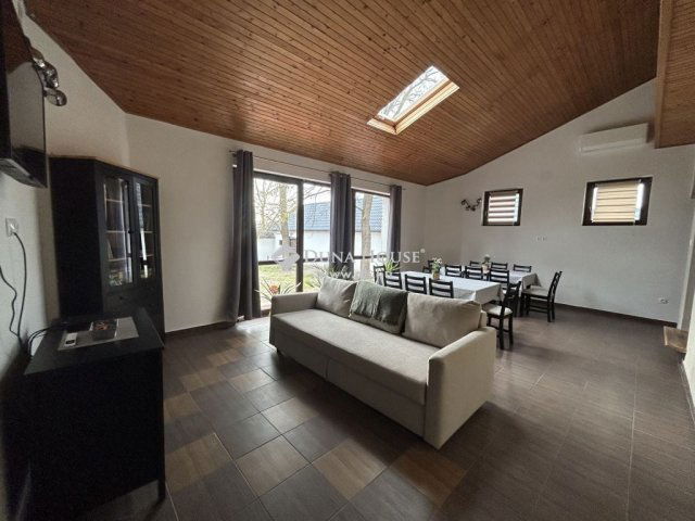 Eladó családi ház, Kecskeméten 300 M Ft, 19 szobás