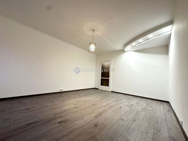 Eladó panellakás, Kecskeméten 47.9 M Ft, 2 szobás