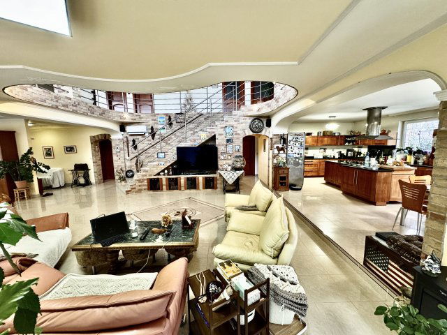 Eladó családi ház, Dunakeszin 269.9 M Ft, 5 szobás