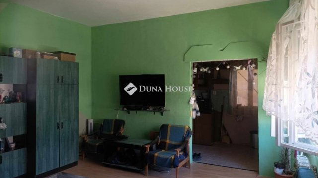 Eladó családi ház, Pécsett 50 M Ft, 5 szobás