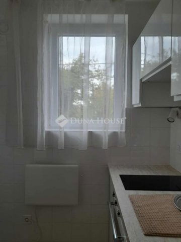 Eladó téglalakás, Budapesten, XII. kerületben 69 M Ft, 1 szobás