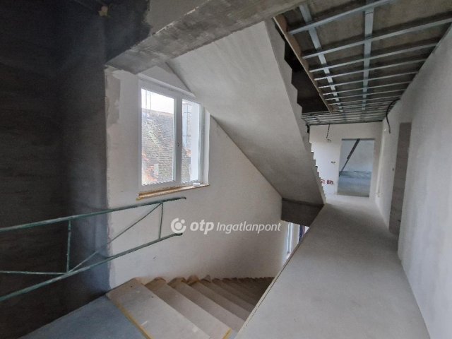 Eladó iroda, Sopronban 320 M Ft / költözzbe.hu