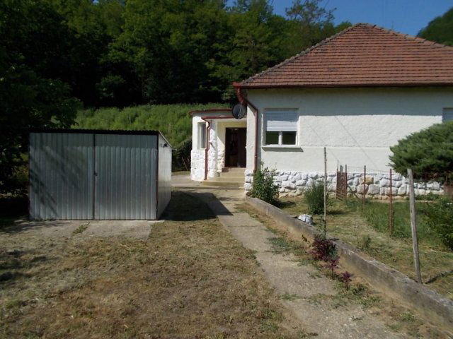 Eladó családi ház, Ózdon 12.5 M Ft, 3 szobás