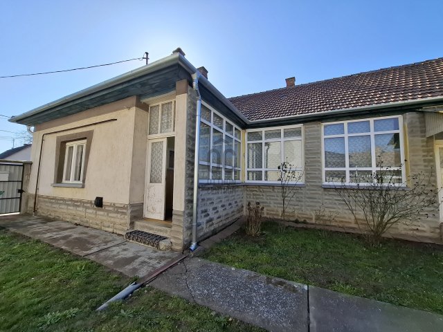 Eladó családi ház, Jászfelsőszentgyörgyön 26 M Ft, 2 szobás