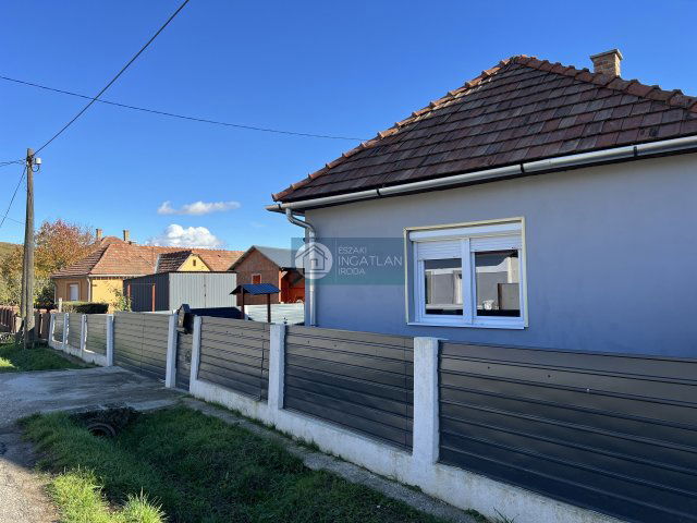 Eladó családi ház, Dövényen 24.9 M Ft, 1+2 szobás