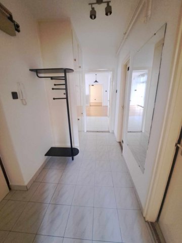 Kiadó téglalakás, albérlet, Pécsett 180 E Ft / hó, 3 szobás