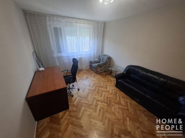 Eladó téglalakás, Szegeden 45.5 M Ft, 2 szobás