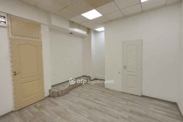 Kiadó üzlethelyiség, Budapesten, V. kerületben 275 E Ft / hó