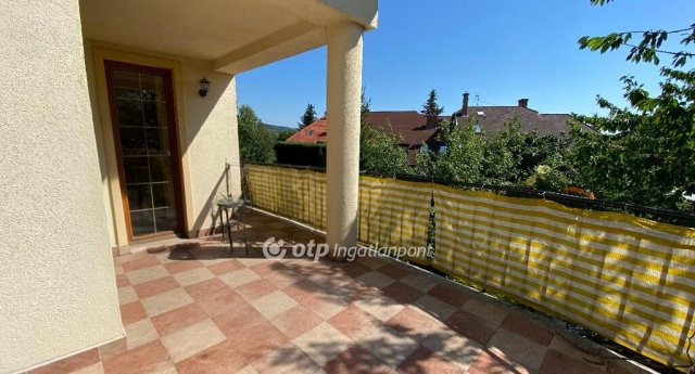Eladó családi ház, Budakeszin 214 M Ft, 10 szobás