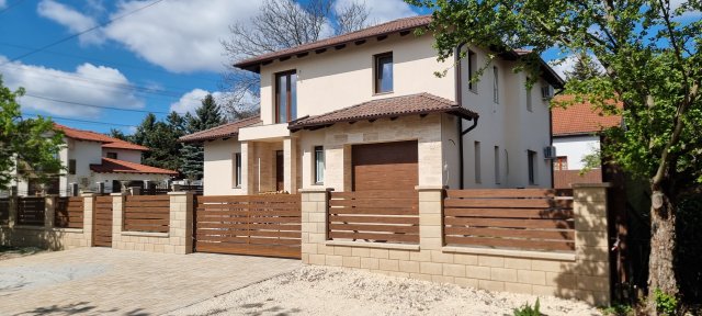 Eladó családi ház, Érden 209 M Ft, 5 szobás