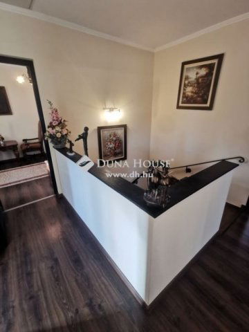 Eladó családi ház, Fóton 180 M Ft, 6 szobás