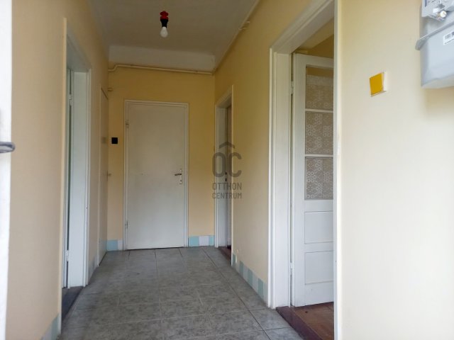 Eladó családi ház, Garán 14 M Ft, 4 szobás