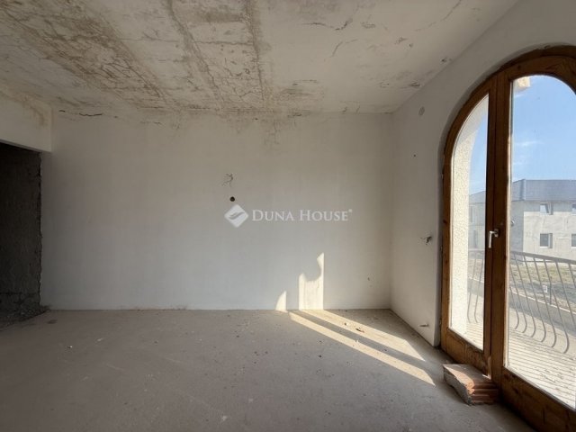 Eladó téglalakás, Szigetszentmiklóson 70 M Ft, 3 szobás