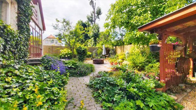 Eladó családi ház, Pilisborosjenőn, Búza utcában 190 M Ft