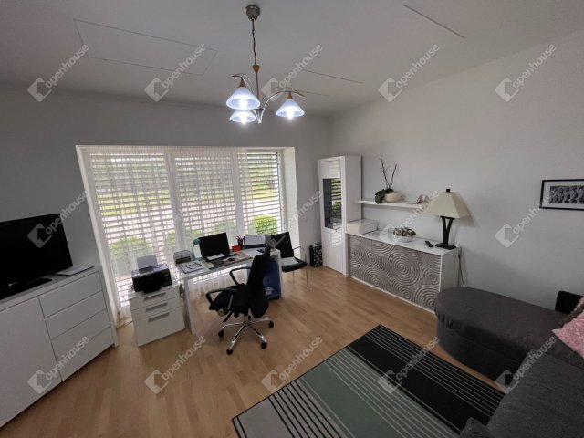 Eladó családi ház, Debrecenben 850 M Ft, 6 szobás