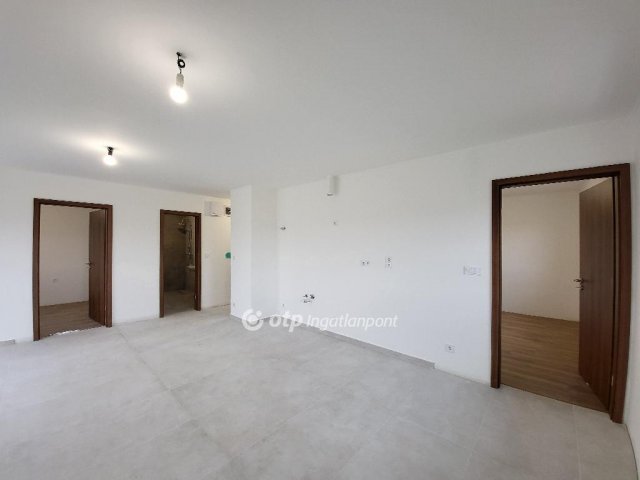 Eladó téglalakás, Szántódon 67.9 M Ft, 3 szobás