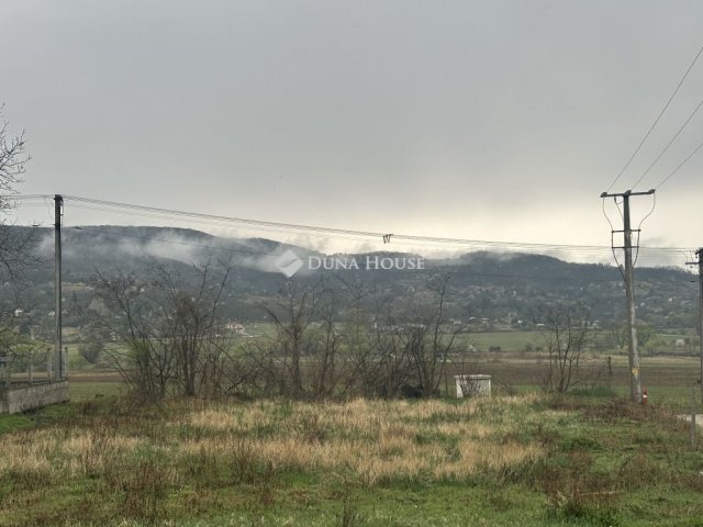 Eladó telek, Esztergomban, Meggyfás úton 19.5 M Ft