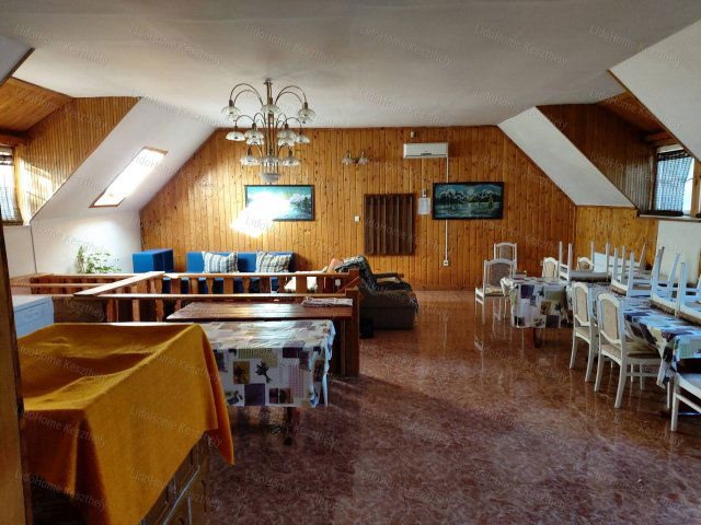 Eladó családi ház, Balatonmáriafürdőn 94.99 M Ft, 10 szobás