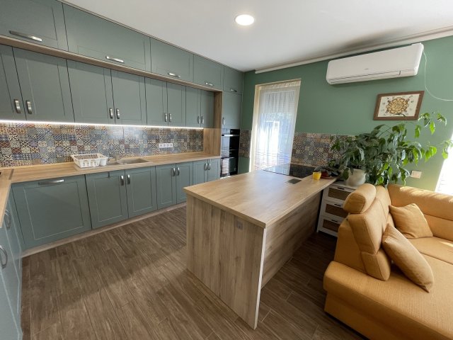 Eladó ikerház, Nyíregyházán 145 M Ft, 4 szobás