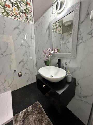 Eladó téglalakás, Budapesten, VI. kerületben, Hajós utcában