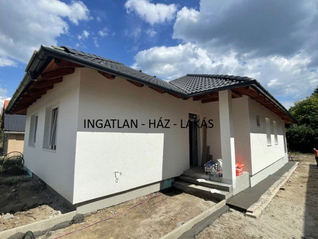 Eladó családi ház, Erdőkertesen 97.9 M Ft, 4 szobás