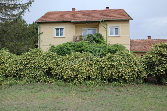 Eladó családi ház, Balástyán 79.9 M Ft, 5 szobás
