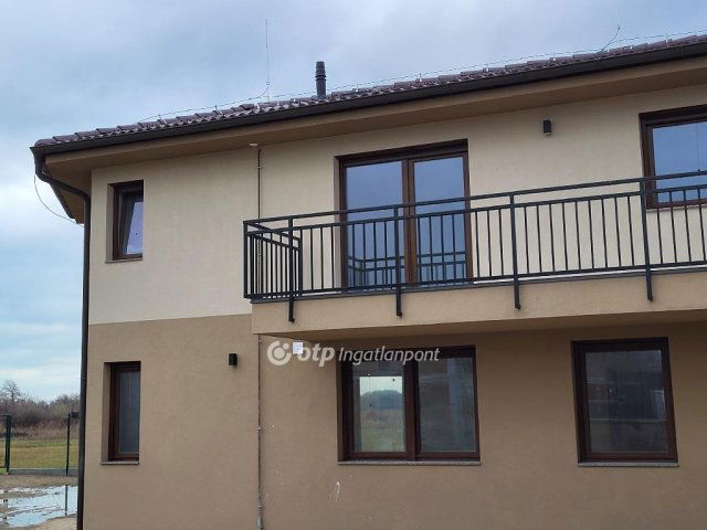 Eladó téglalakás, Szántódon 79.9 M Ft, 3 szobás