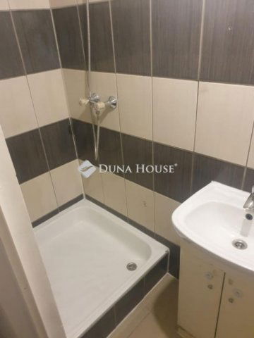 Eladó téglalakás, Budapesten, VIII. kerületben 39.9 M Ft