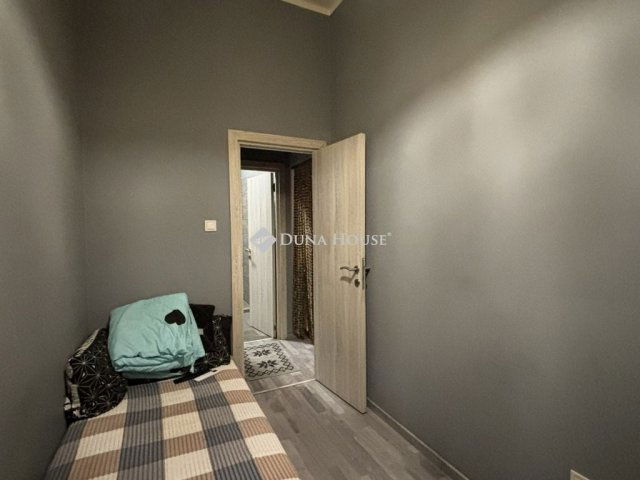 Eladó téglalakás, Budapesten, XXI. kerületben 31.5 M Ft