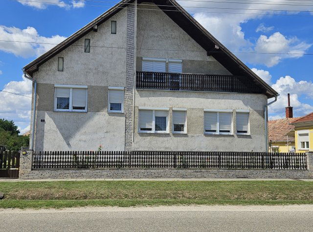 Eladó családi ház, Nemesszalókon 58 M Ft, 5 szobás