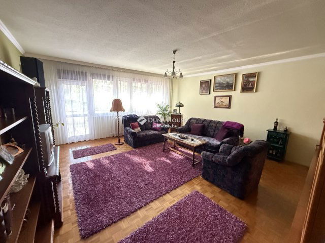 Eladó sorház, Nyíregyházán 81 M Ft, 3+3 szobás