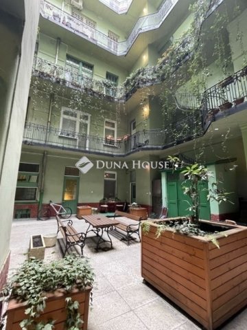 Eladó téglalakás, Budapesten, IX. kerületben 63 M Ft, 1 szobás