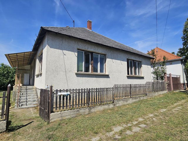 Eladó családi ház, Gyarmaton 23.9 M Ft, 2+1 szobás