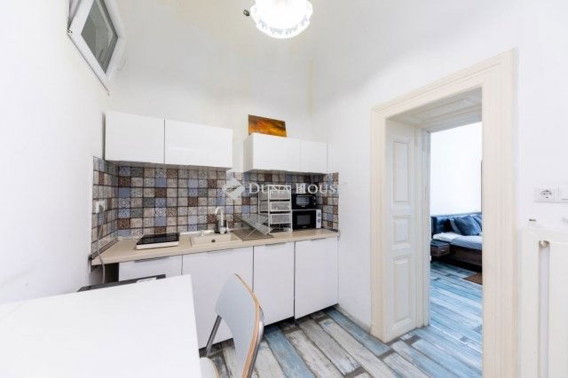 Eladó téglalakás, Budapesten, VII. kerületben 52 M Ft, 1 szobás