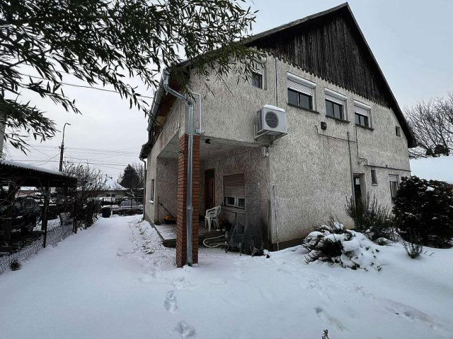 Eladó családi ház, Gödöllőn 89.9 M Ft, 6 szobás