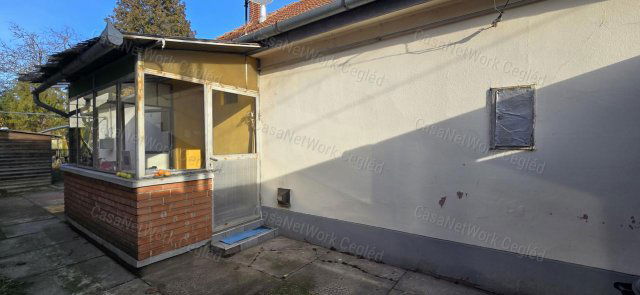 Eladó családi ház, Cegléden 42.9 M Ft, 3 szobás