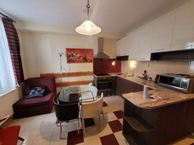 Eladó hotel, Pécsett 650 M Ft, 23 szobás / költözzbe.hu