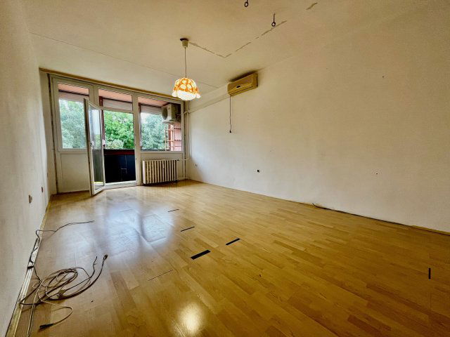 Eladó panellakás, Pécsett, Maléter Pál úton 38.9 M Ft