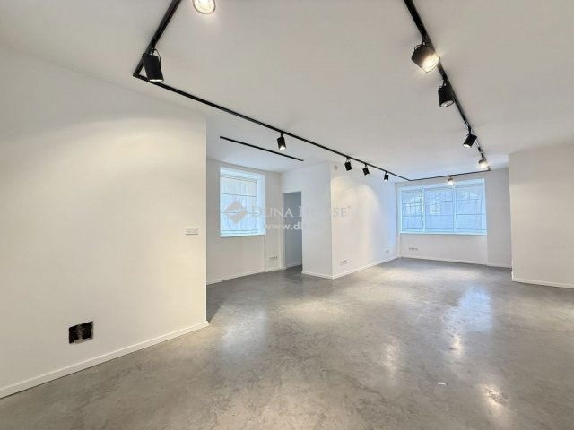 Eladó téglalakás, Budapesten, VI. kerületben 69 M Ft, 2 szobás