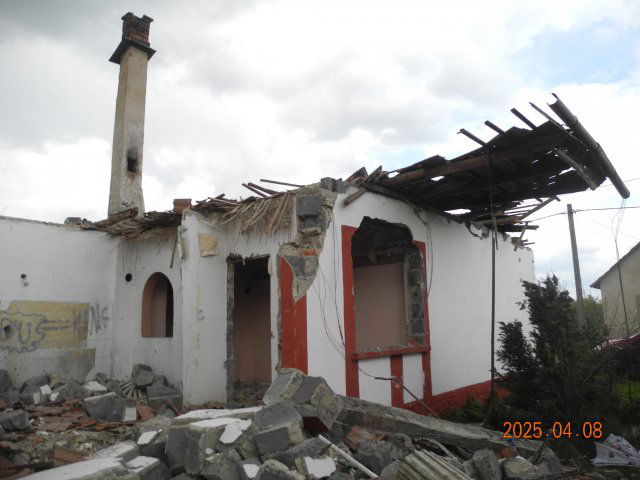 Eladó családi ház, Újszászon, Munkás úton 1.81 M Ft