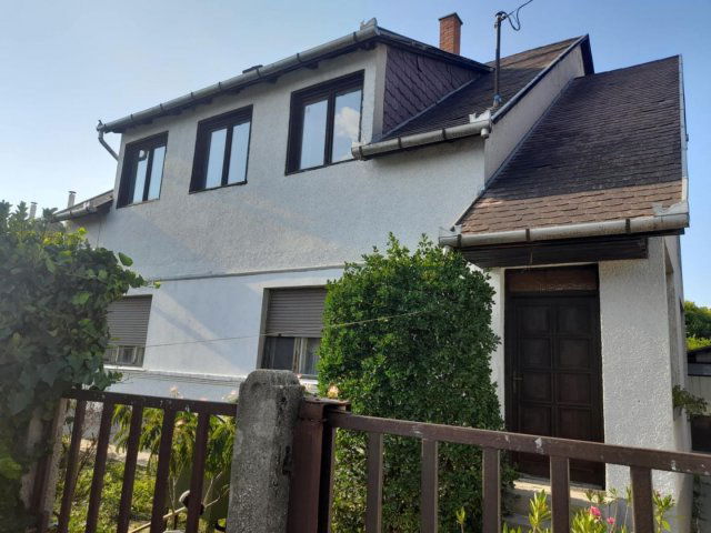 Eladó téglalakás, Debrecenben 66 M Ft, 4+2 szobás