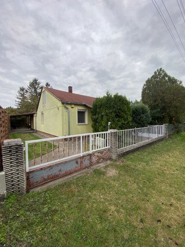 Kiadó családi ház, albérlet, Balatonfenyvesen 130 E Ft / hó